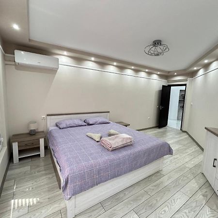 Apartament Deluxe Karina-Free Parking 布尔加斯 外观 照片