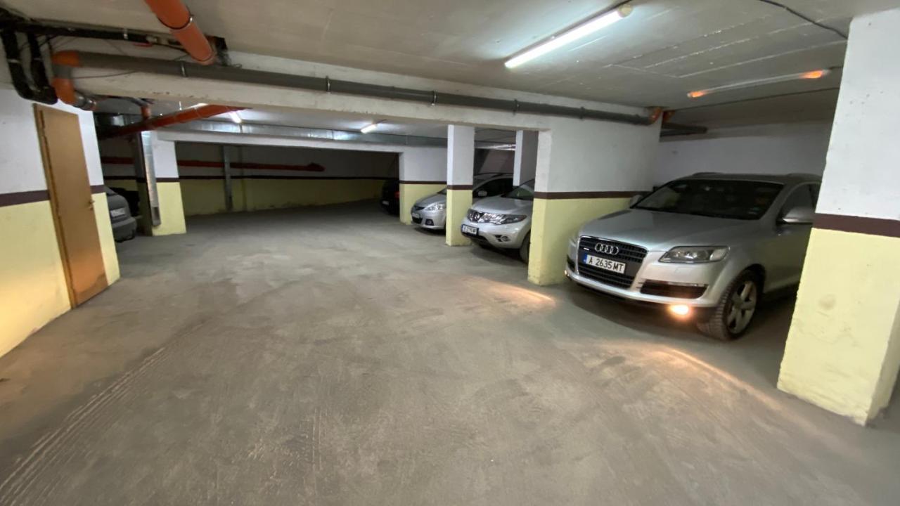 Apartament Deluxe Karina-Free Parking 布尔加斯 外观 照片