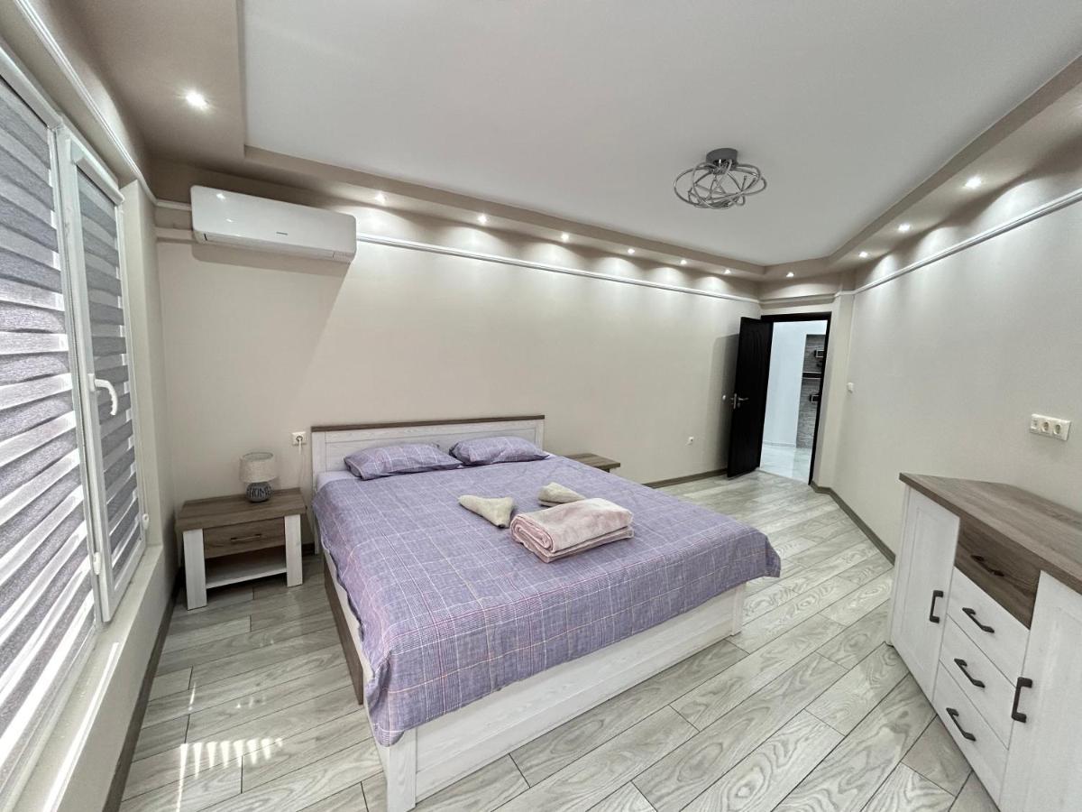 Apartament Deluxe Karina-Free Parking 布尔加斯 外观 照片