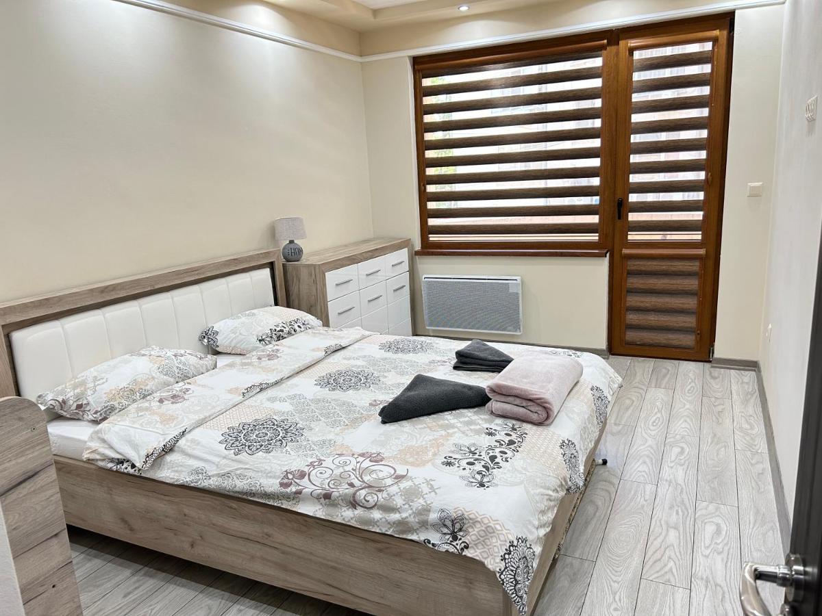 Apartament Deluxe Karina-Free Parking 布尔加斯 外观 照片