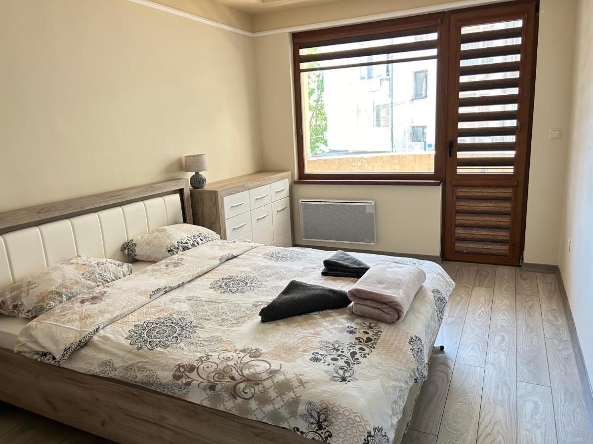 Apartament Deluxe Karina-Free Parking 布尔加斯 外观 照片